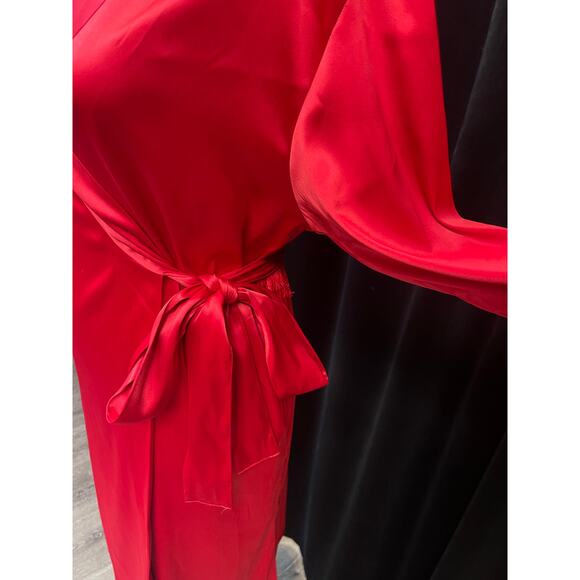 VICTORIA'S SECRET RED SATIN WRAP BELTED ROBE (SIZE M/L) - Picture 4 of 5